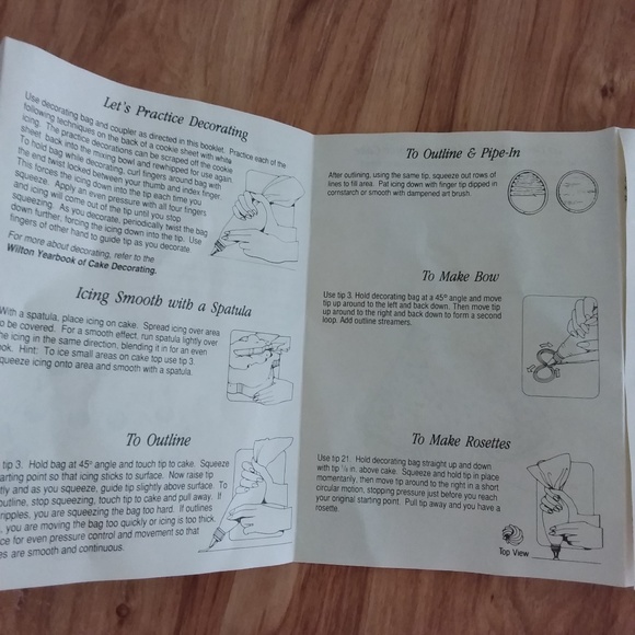 Wilton Christmas Tree Cake Pan - Picture 8 of 8